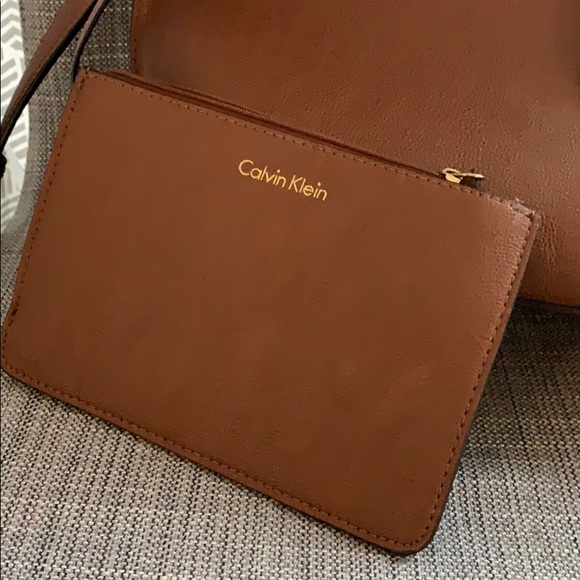Calvin Klein purse with small clutch/wallet - Picture 2 of 6